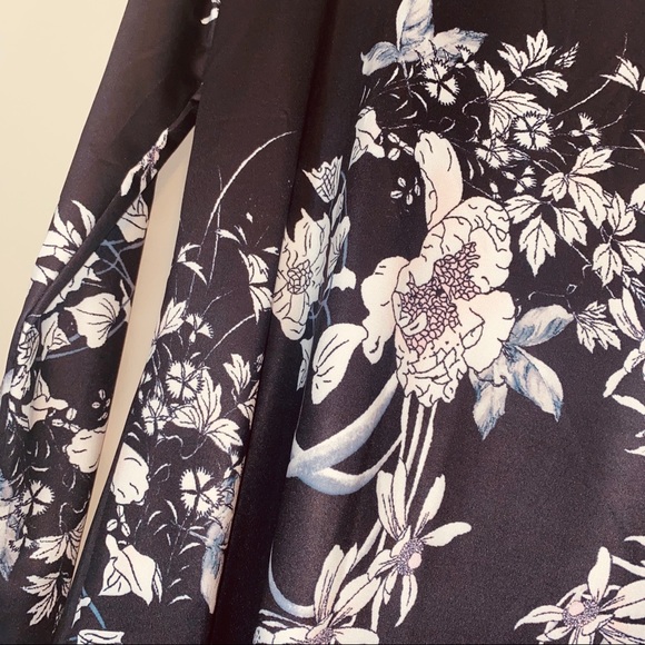 Mock Neck Floral Print Slim Shirt - Picture 3 of 4